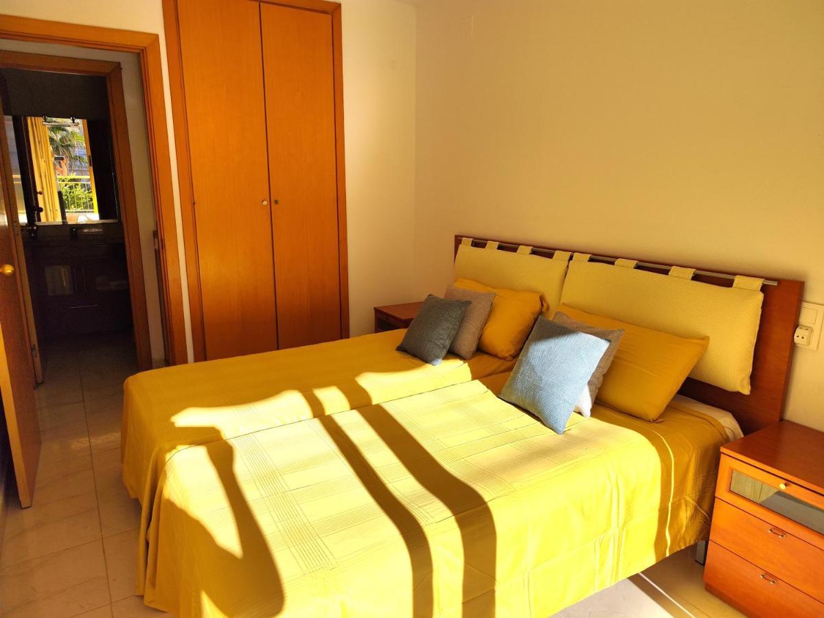 Luminoso Apartamento En Salou Con Terraza Y Parque Infantil Ideal Familias Bagian luar foto
