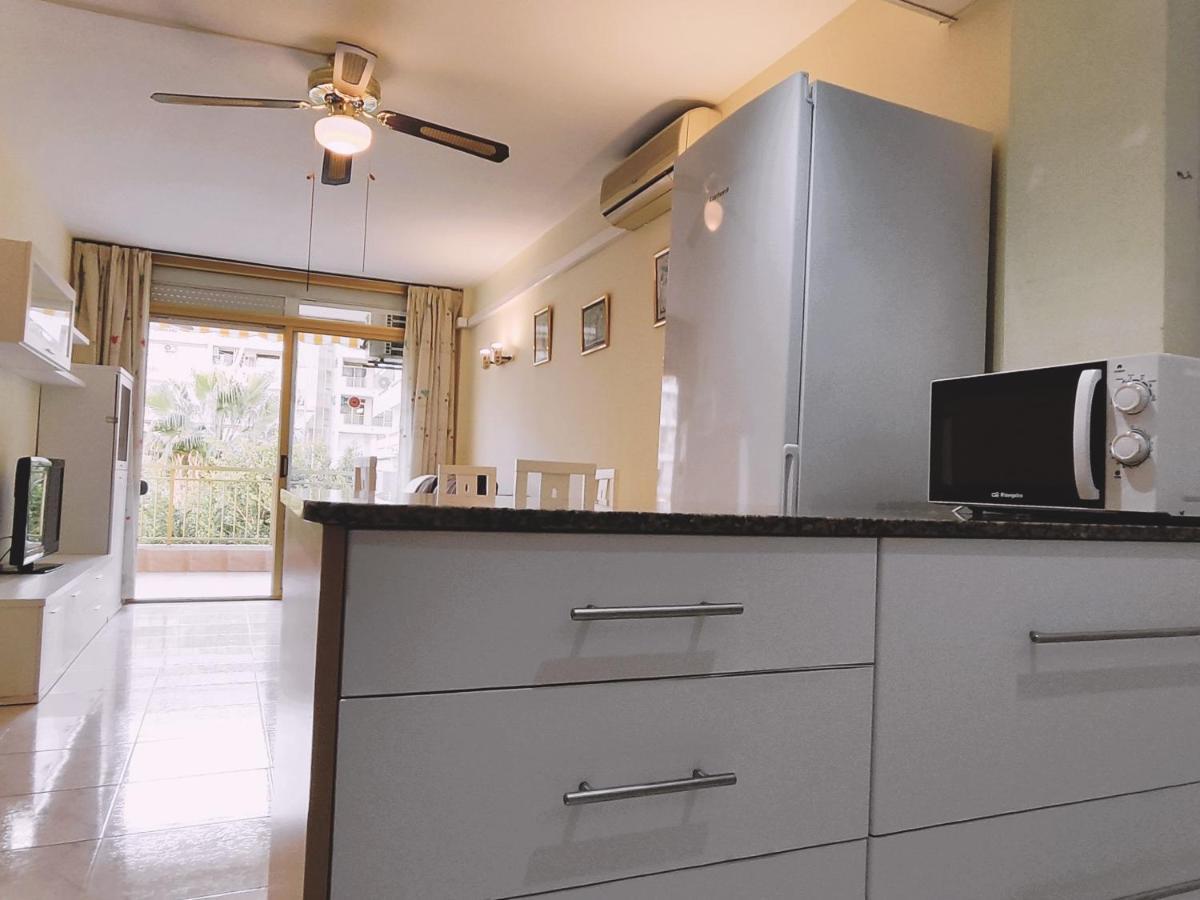 Luminoso Apartamento En Salou Con Terraza Y Parque Infantil Ideal Familias Bagian luar foto