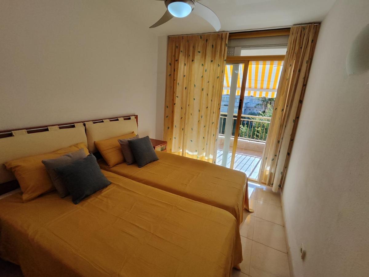 Luminoso Apartamento En Salou Con Terraza Y Parque Infantil Ideal Familias Bagian luar foto