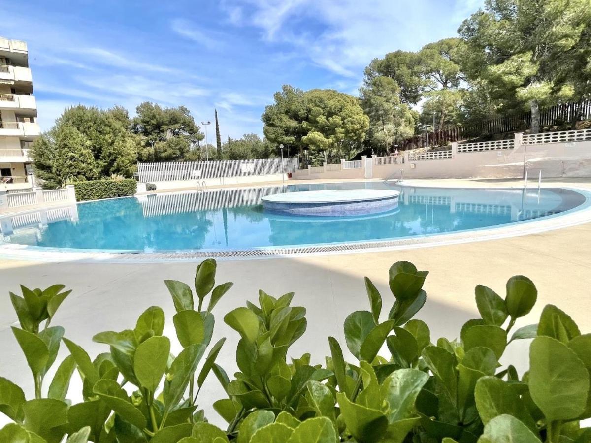 Luminoso Apartamento En Salou Con Terraza Y Parque Infantil Ideal Familias Bagian luar foto