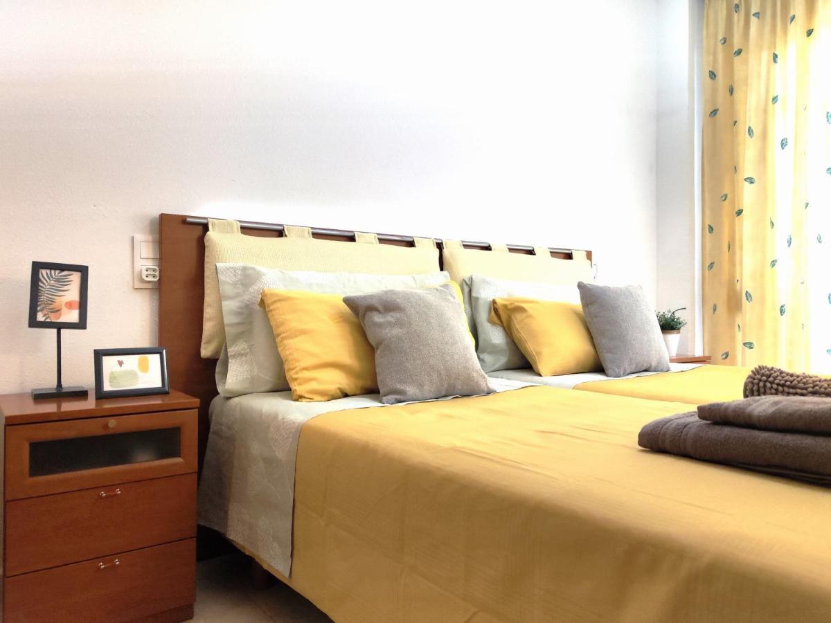 Luminoso Apartamento En Salou Con Terraza Y Parque Infantil Ideal Familias Bagian luar foto