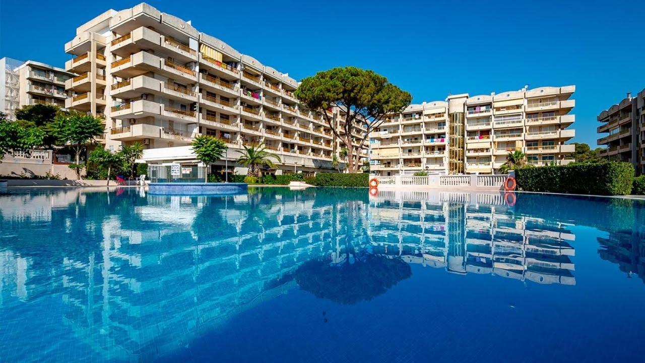 Luminoso Apartamento En Salou Con Terraza Y Parque Infantil Ideal Familias Bagian luar foto