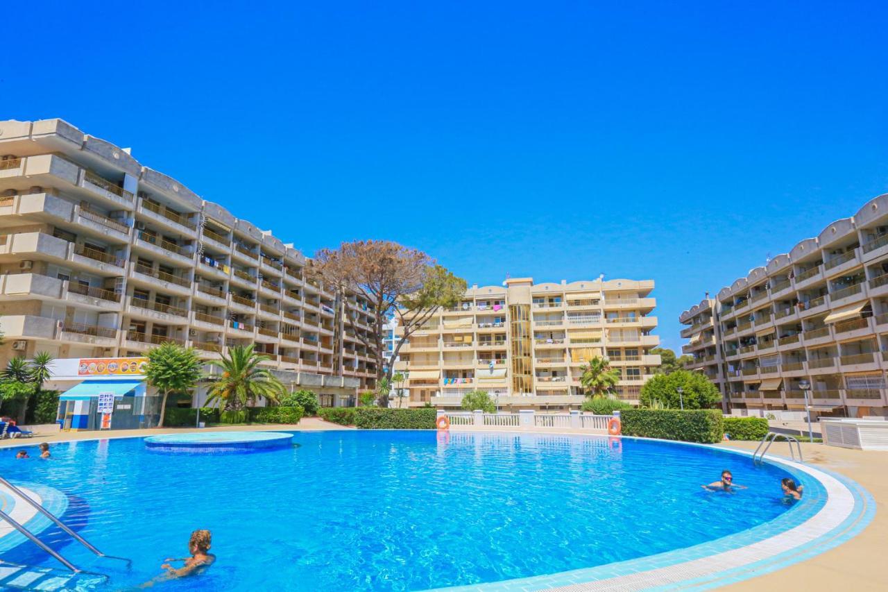 Luminoso Apartamento En Salou Con Terraza Y Parque Infantil Ideal Familias Bagian luar foto