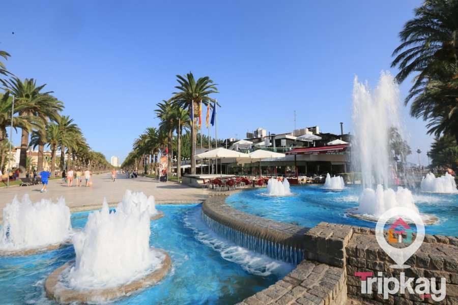 Luminoso Apartamento En Salou Con Terraza Y Parque Infantil Ideal Familias Bagian luar foto