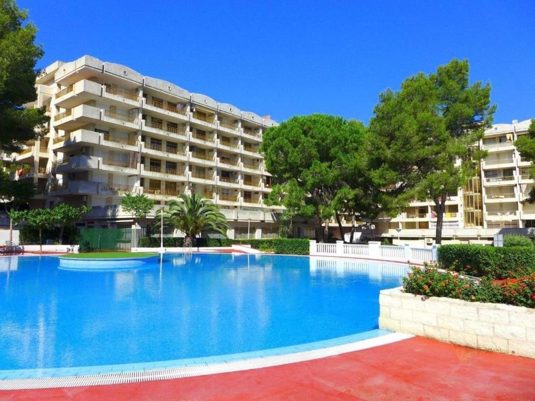 Luminoso Apartamento En Salou Con Terraza Y Parque Infantil Ideal Familias Bagian luar foto