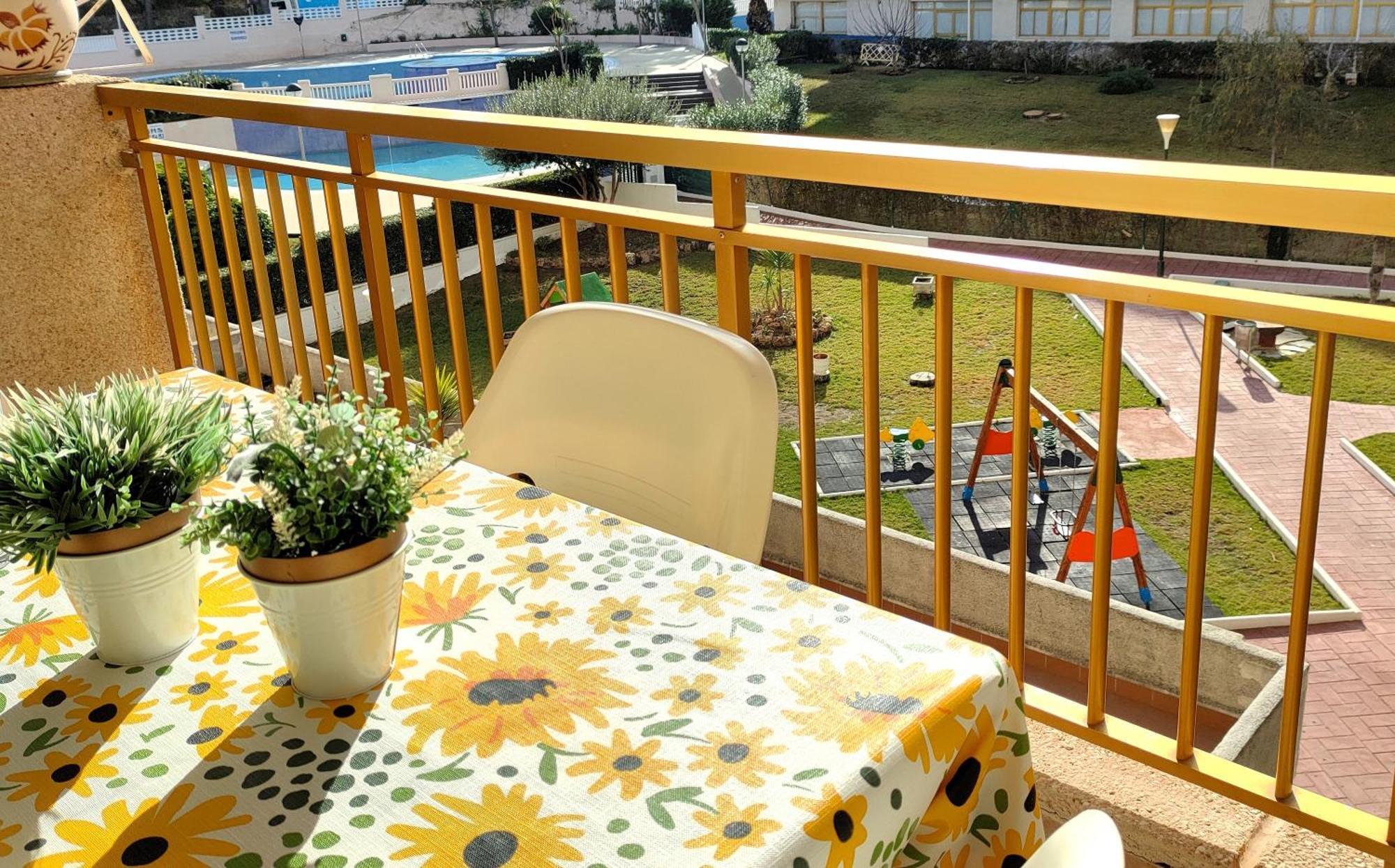 Luminoso Apartamento En Salou Con Terraza Y Parque Infantil Ideal Familias Bagian luar foto